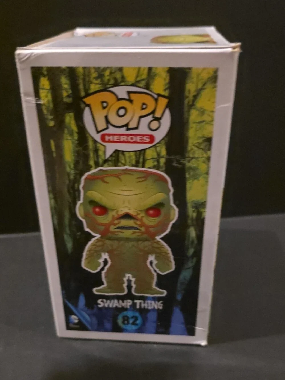 Funko Pop! Heroes Swamp Thing PX Exclusive - Green with Red Eyes - Picture 5 of 7